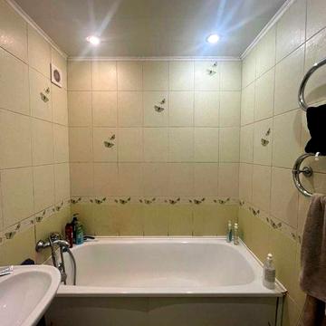 Продаж 4-кімнатної квартири на Боженка!