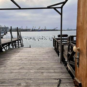 Продам курень причал 120 "Маяк" на берегу моря Бурлачья Балка