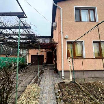 Оренда 2-поверхового будинку в Яківцях!