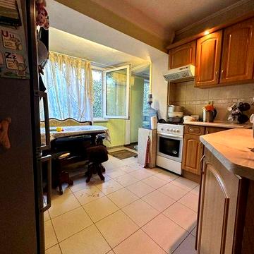 2к квартира, метро Чернігівська, Шалет 10