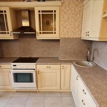 Академіка Корольова вул., 85