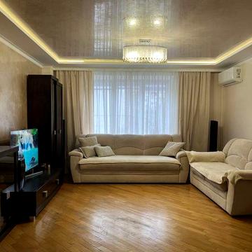 4-кімнатна квартира з А/О та меблями | вул. Молодіжна (р-н ТЦ Арсен)