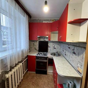 Здається 1 кімнатна на Гагаріна без техніки