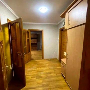 Задається 1-кімнатна довгостроково центр