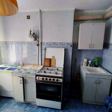 Продам 3-к. квартиру. 3/9. Тихий центральный район.