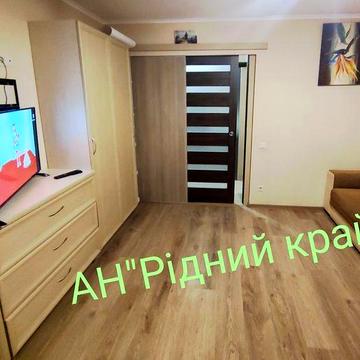 Центр міста.Світло не вимикають!Здамо гарну простору 1у кв. в цегл нов