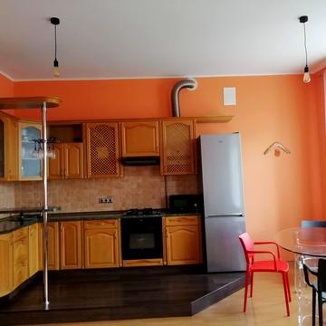 Почайнинська вул., 23