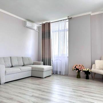 Продам 2-х кімнатну квартиру в Моноліті