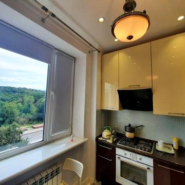 Здам в оренду трьохкімнатну Голосіївськтй,106.Меблі,техніка