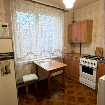 Сдам 1 кв м.Защитников Украины,м.Спортивная ул.Тарасовская 17