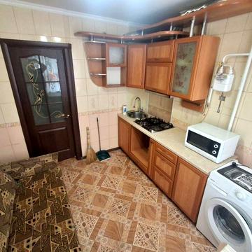 Сдам сдаю оренда однакомнутную квартиру.