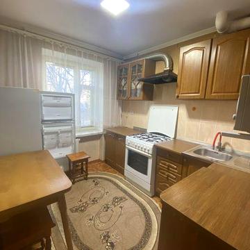 Район Центру! Здається в оренду 2-км квартира з великим балконом