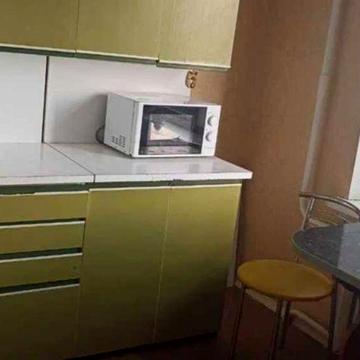 сдам 2комн квартиру на Парамонова