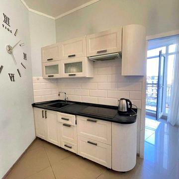 Здам квартиру з великим балконом 7-8 перлина