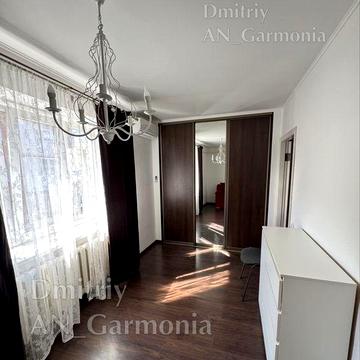 2-к Подол, Богдана Хмельницкого