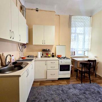 ЦЕНТР! Здам 2х кімнатну, БОГДАНА ХМЕЛЬНИЦЬКОГО (р-н площі Філармонії)