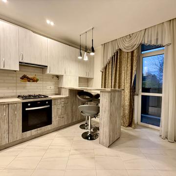 Героїв Крут вул., 16