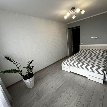 Комфортна трикімнатна «чешка» у цегляному будинку!