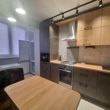 Братства Тарасівців вул. (Декабристів), 5