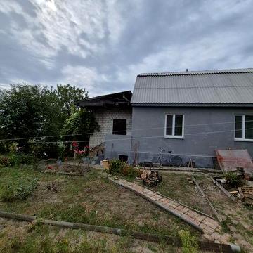 Окремий цегляний будинок на Бобровиці