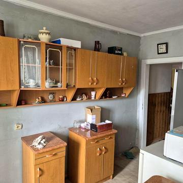 Продаж великої 2 кімнатной з ділянкою.