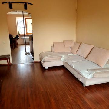 Метробудівська вул., 12