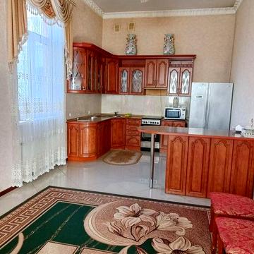 Продається великий будинок для великої сімї