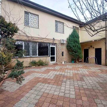 Продається 2 поверховий будинок-дача на березі Чорного моря