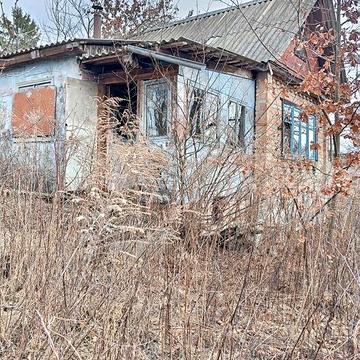 Продам невелику цегляну Дачу Недалеко Озера!