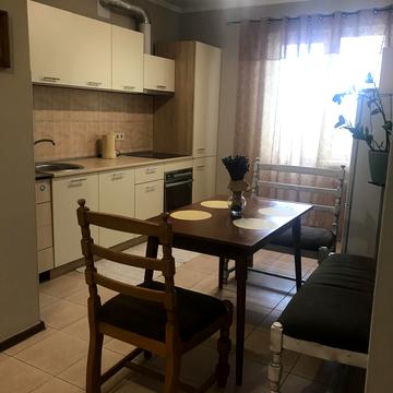 Милославська вул., 8