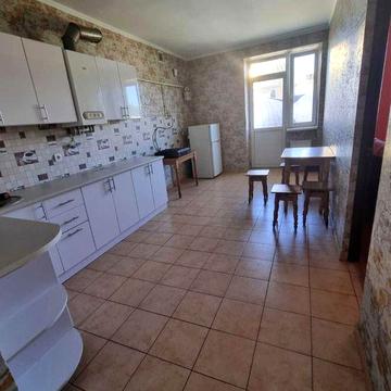 Продаж великої 3 кімнатной квартири Росвигово.