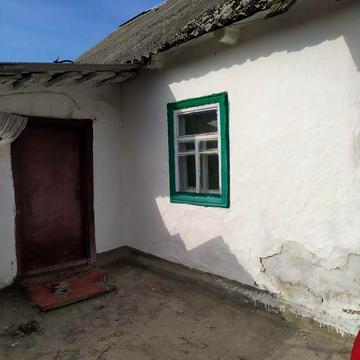 Хата в селі Росава