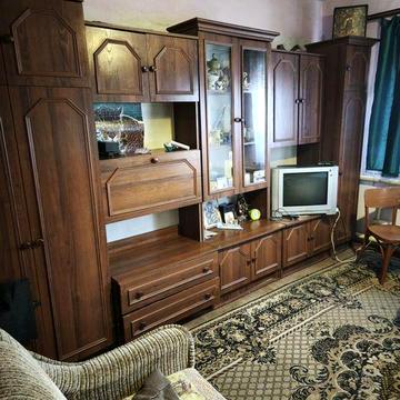 Продаж будинку в предмісті.