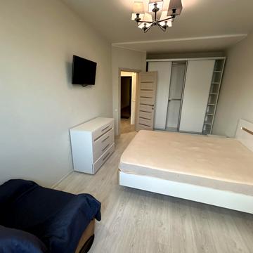 Боголюбова вул., 42