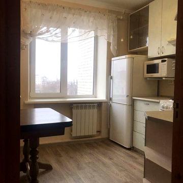 Двокімнатна, Голівуд,Левка Лукяненка,дит.поліклініка