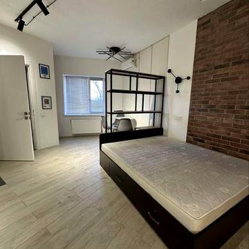 Сдам квартиру в ЖК Защитник возле м.Защитников Украины