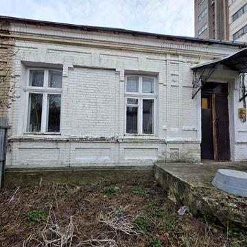 Продам частину будинку в центрі міста, вул. С.Петлюри.