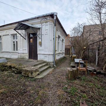 Продам частину будинку в центрі міста, вул. С.Петлюри.