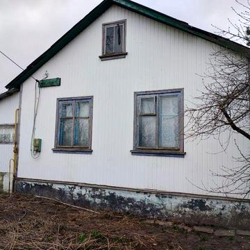 Продам затишний будинок з великою ділянкою!