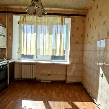 Продаж великої 3к. квартири (обкомовський будинок) Центр