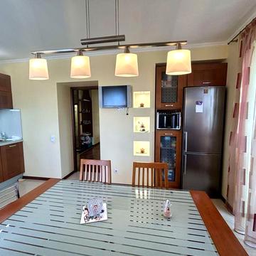 Продаж 3 кім 98м вул.Наукова, новобудова 2006 р, ремонт,меблі,техніка.