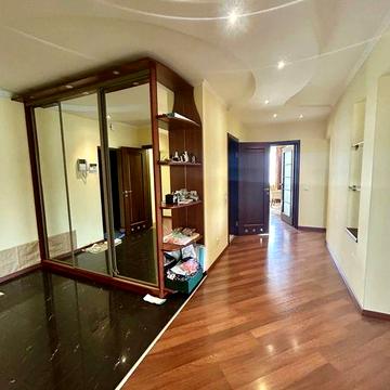 Продаж 3 кім 98м вул.Наукова, новобудова 2006 р, ремонт,меблі,техніка.