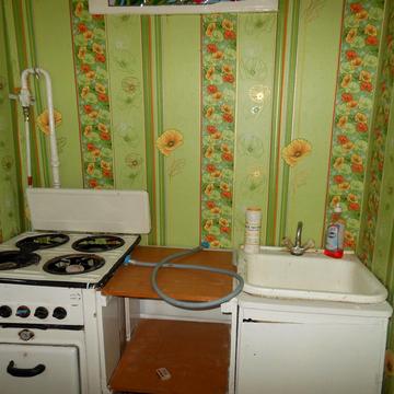 Академіка Доброхотова вул., 26