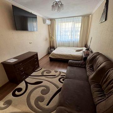 Продам 2 кв. в с. Ревне, Бориспільський район, центр.