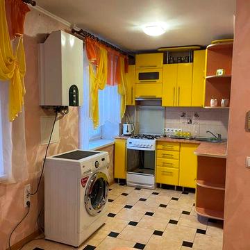 Продам 3-кімнатну квартиру з газовим опаленням, центр м.Сміла