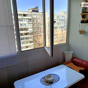 Довгострокова оренда 1к Квартира Сонячна Набережна (Малиновського Маршала) вулиця