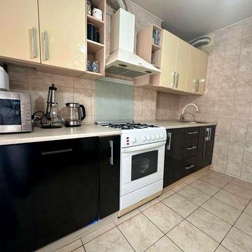 Продам 3 комн Победа -6