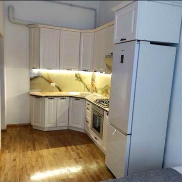 Власник.Оренда центр,вулНечуй-Левицького.2 кім взольовані.Без комісіі.