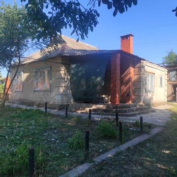 Дом войсковое у реки  Днепр