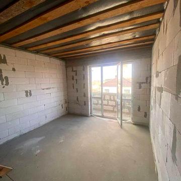 Продам однокомнатную двухуровневую квартиру